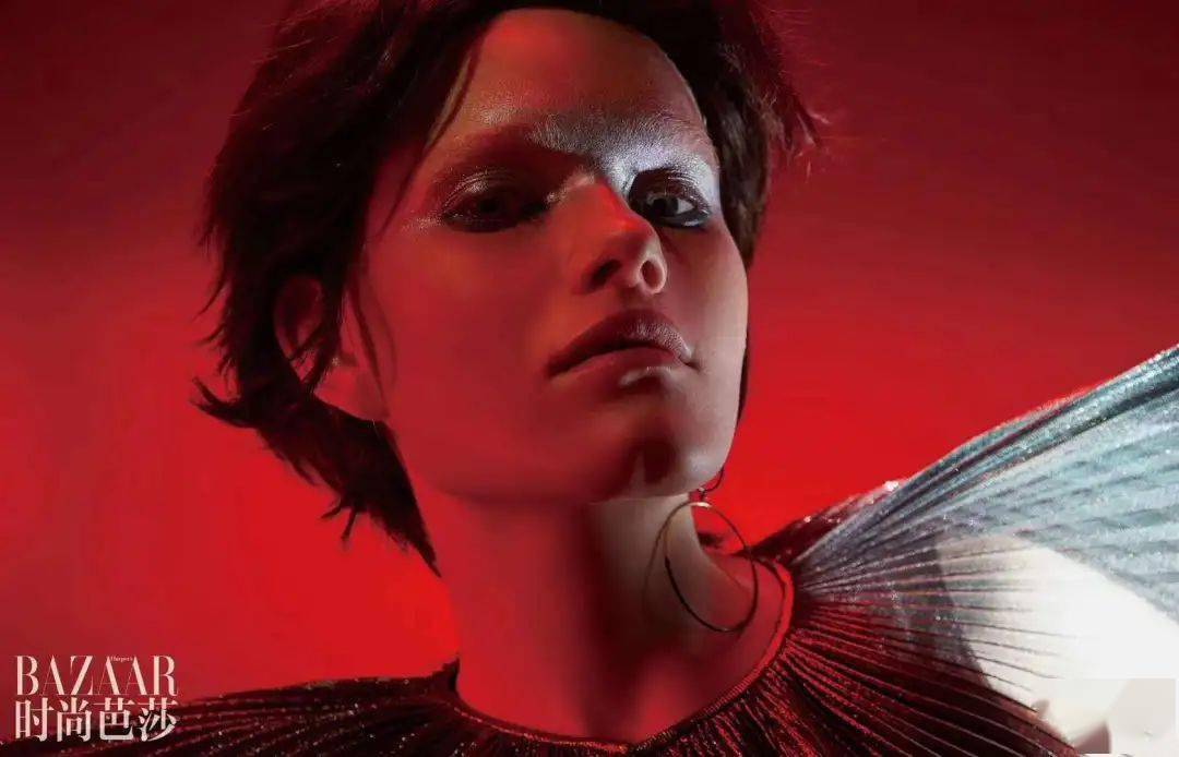 beat365官网|
如果秋冬只能换1种发型 我一定选超短发(图7) beat365官网|
如果秋冬只能换1种发型 我一定选超短发(图7)