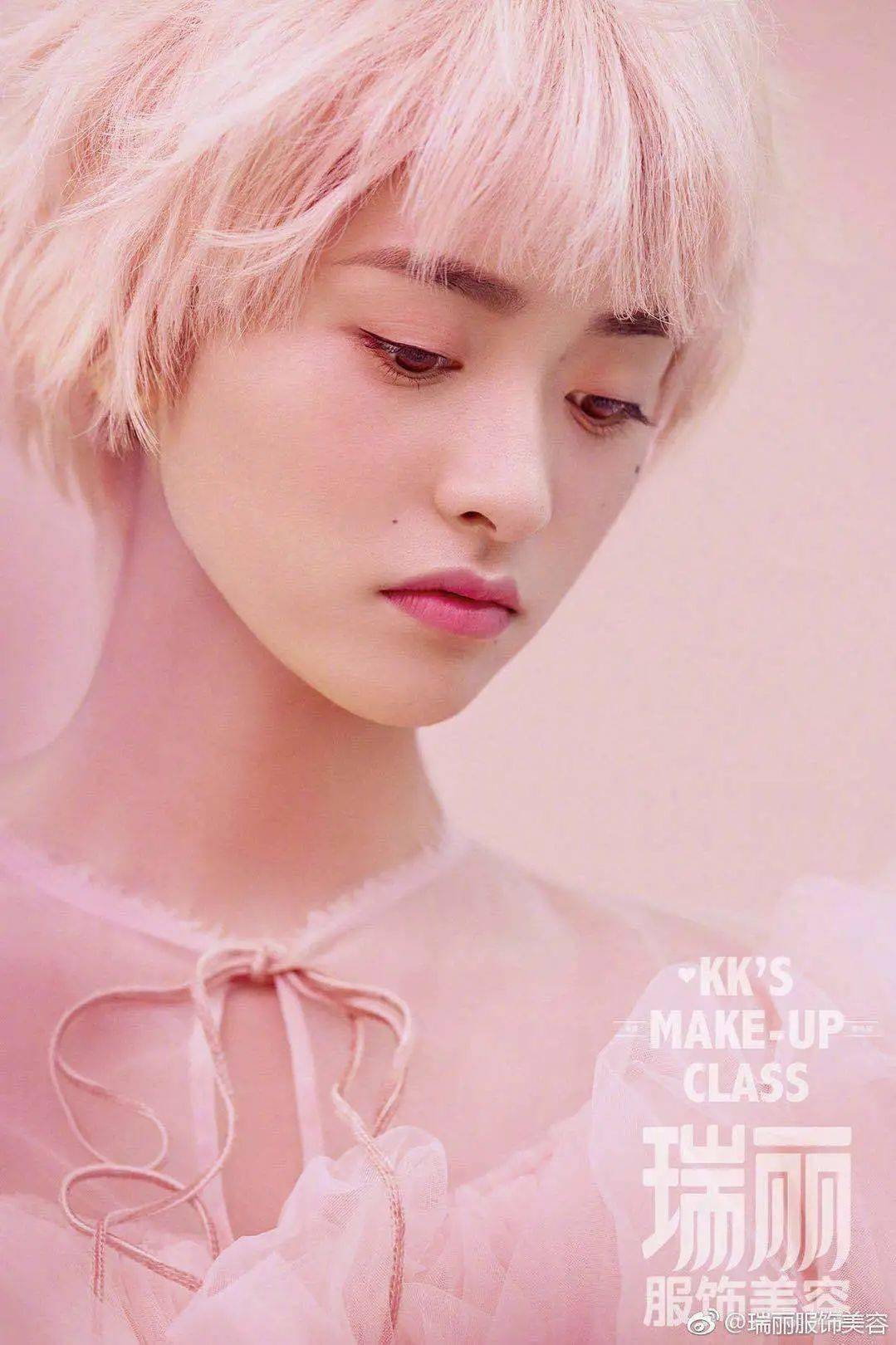 beat365官网|
如果秋冬只能换1种发型 我一定选超短发(图9) beat365官网|
如果秋冬只能换1种发型 我一定选超短发(图9)