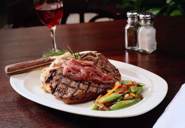 beat·365:
提到安迪·沃霍尔你能想到啥(图1) beat365亚洲体育官方网站