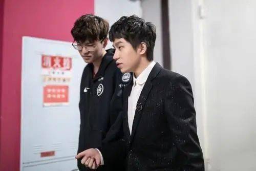 LPL牌面!阿布登上央视 说亚运会荣誉感最强 对厂长这样评价_beat365亚洲体育官方网站(图9)
LPL牌面!阿布登上央视 说亚运会荣誉感最强 对厂长这样评价_beat365亚洲体育官方网站(图9)