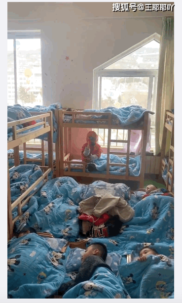 【beat·365】
搞笑图片：大叔模拟明星照片(图41)