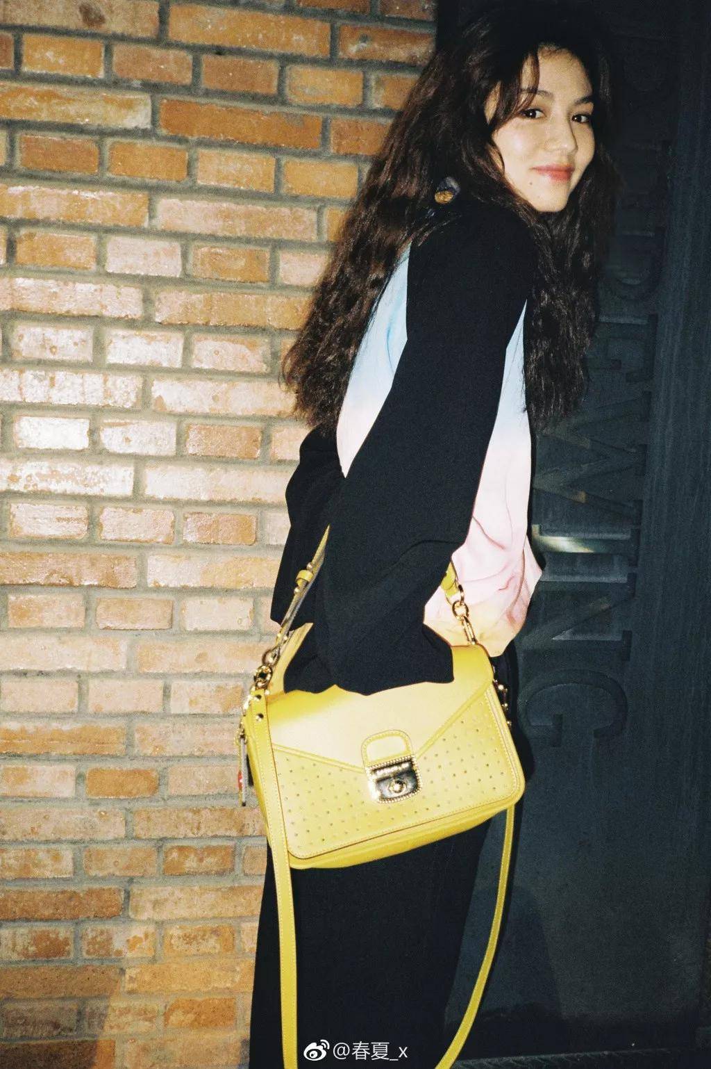 beat365亚洲体育官方网站_
除了辛芷蕾的短发 这些女星的发型修脸、洋气还显瘦！(图10)