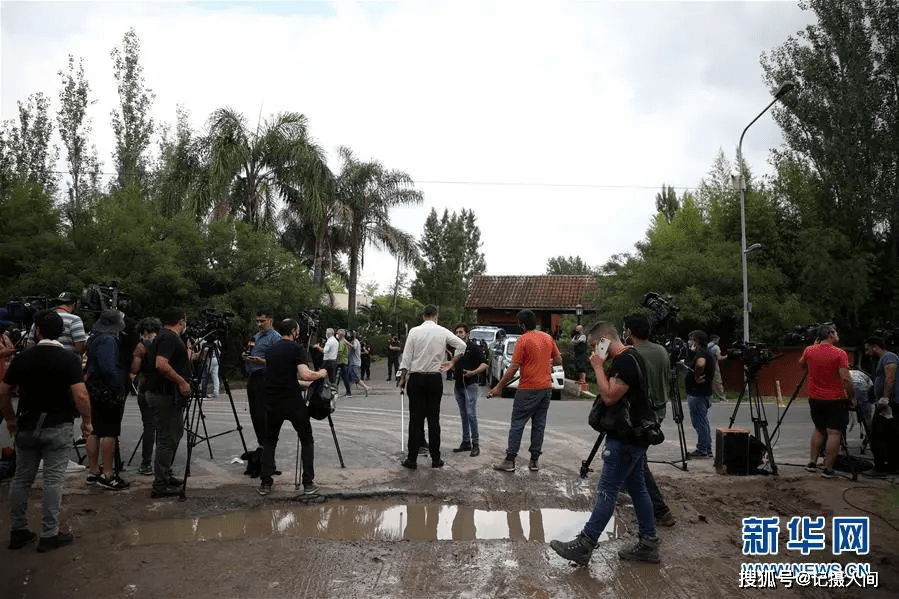 
突发！传奇球星马拉多纳去世！阿根廷悼念三日|beat365官网(图6)